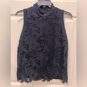 Ann Taylor S sleeveless mock neck navy blue front floral print blouse
